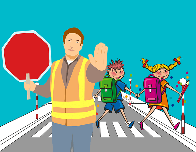 Cartoon bambini attraversano la strada sulle strisce pedonali